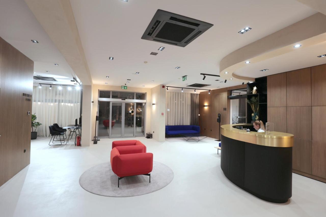 Hotel Milenij Makarska Bagian luar foto